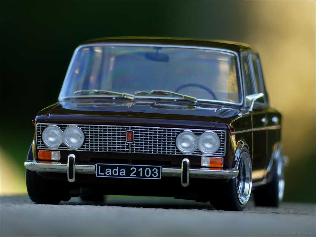 1:18 Lada 2103 / DDR Car - Braun Edition -
